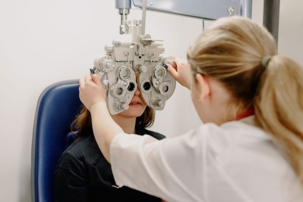 Découvrez les soins ophtalmologiques experts du docteur Chapelle